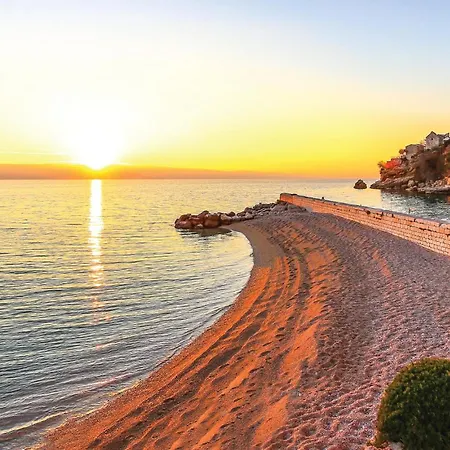 Beautiful Apartment In Omis With Kitchen Apartment Pisak