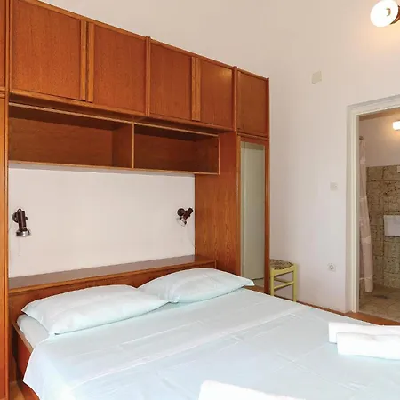 Apartment Beautiful Apartment In Omis With Kitchen *