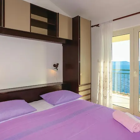 Beautiful Apartment In Omis With Kitchen Apartment *