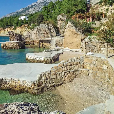 Beautiful Apartment In Omis With Kitchen Apartment *