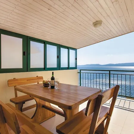 Beautiful Apartment In Omis With Kitchen