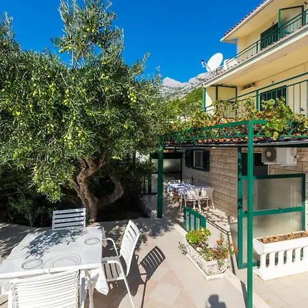 Beautiful Apartment In Omis With Kitchen Pisak